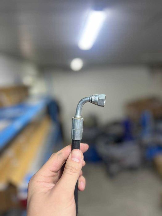 Шланг обратный между компрессором и сепаратором 1/4