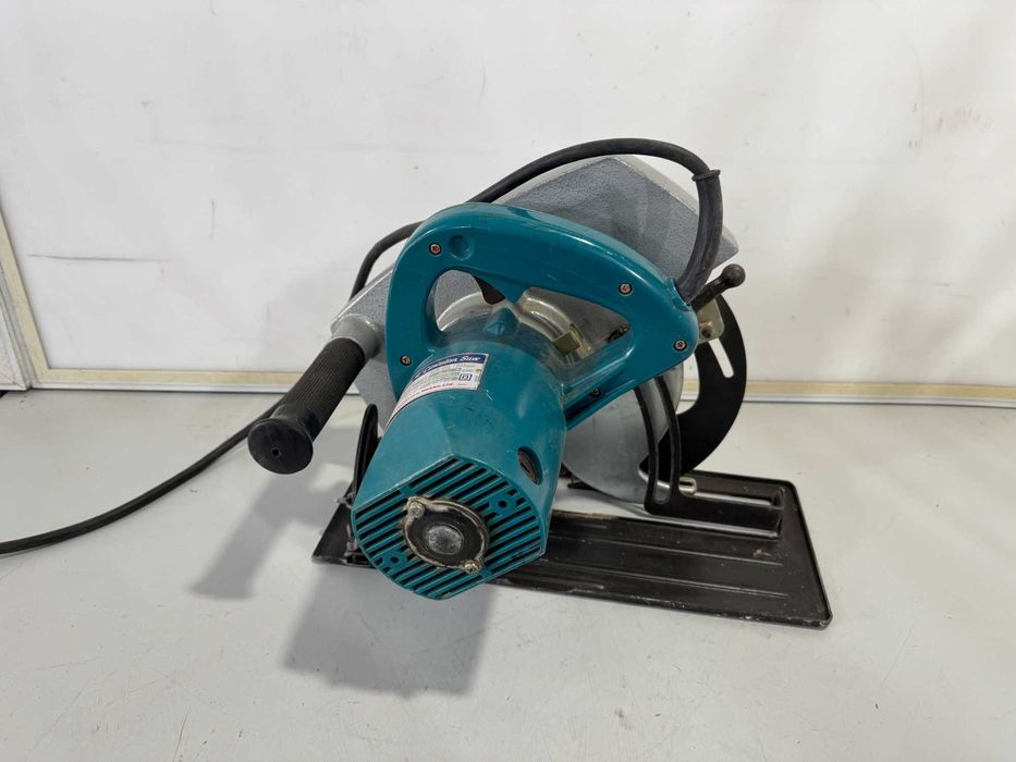 Ръчен циркуляр - Makita 1380 W / 235 mm