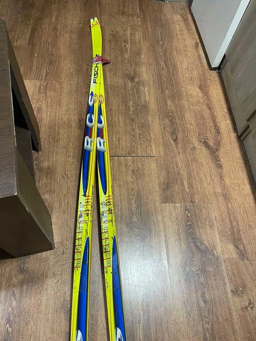 Продавам ски за бягане