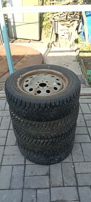 Продам Зимний шины в хорошем состоянии