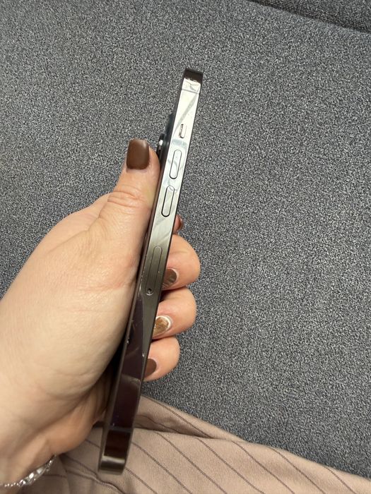 Iphone 13 pro + зарядно - изключително запазен