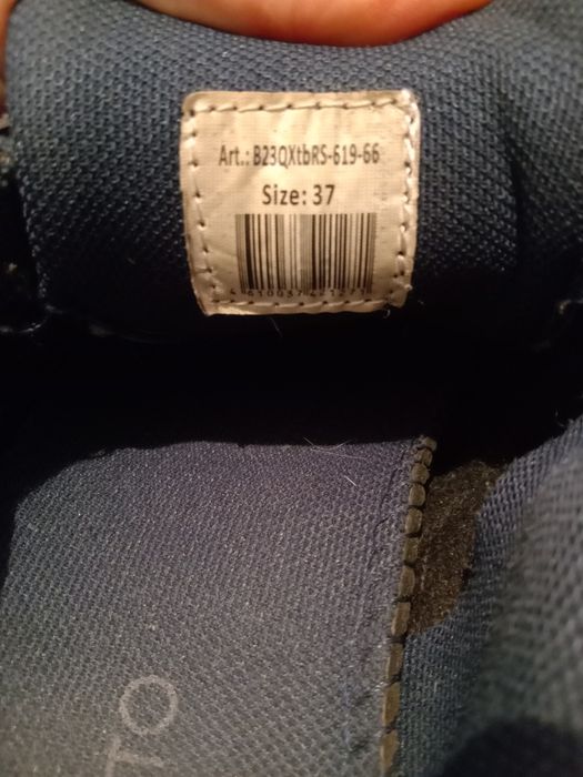 Продам кроссовки 37 р-р