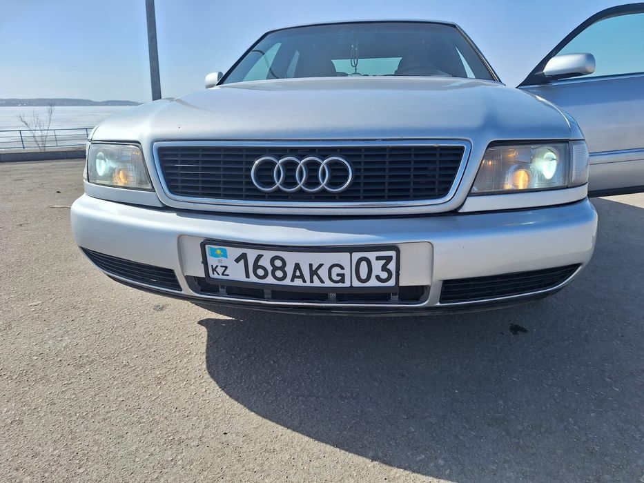 Продам Audi A8 D2