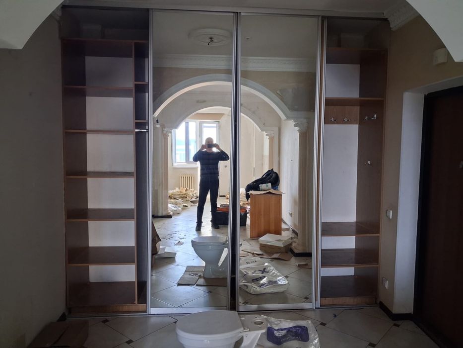 Шкаф для прихожей большая