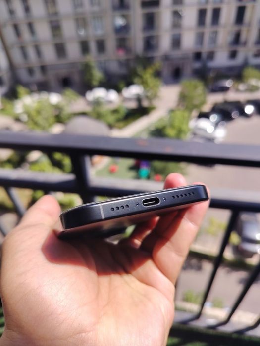 Продаю Iphone 16 pro max 256gb