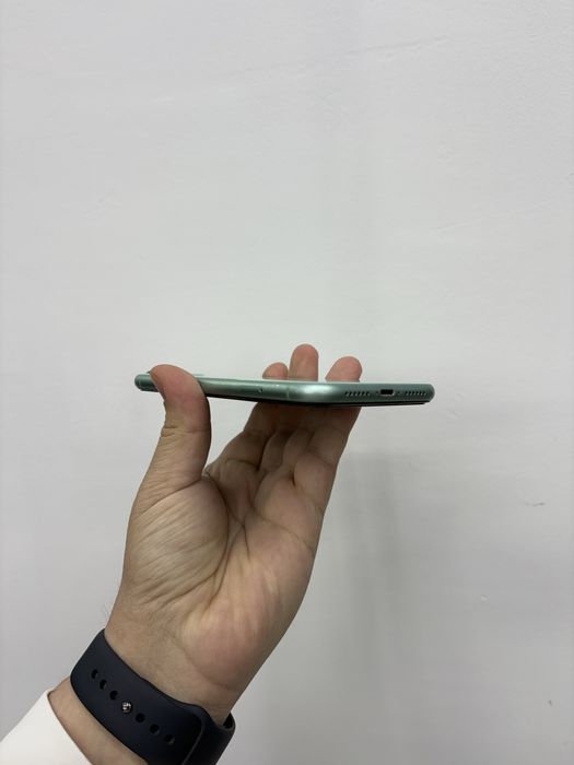 iPhone 11 64gb/100% Состояние идеальный
