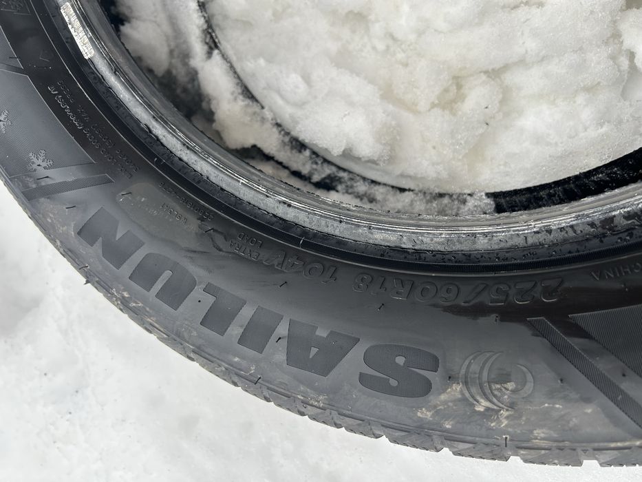 Vand 3 cauciucuri de iarna