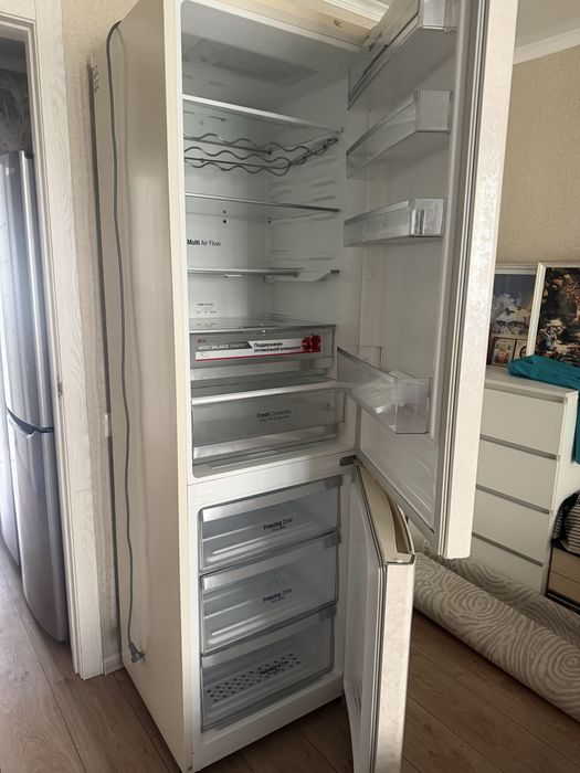 Холодильник в отличном состояний