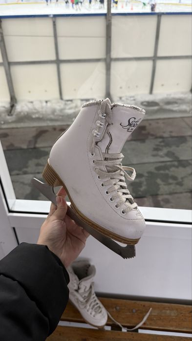 Фигурные коньки Jackson 380