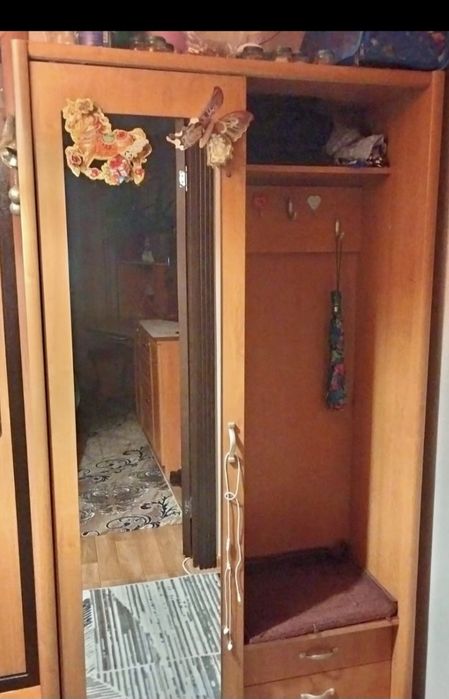 Отдам даром шкаф купе для прихожей