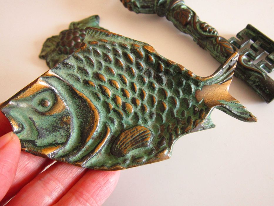 cadou rar Germania 1960 Peste, Cheie,Carlig  bronz patina