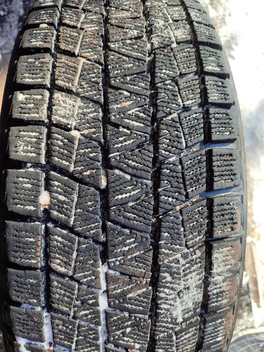 Шины зимние Bridgestone Blizzak 235/60/18
