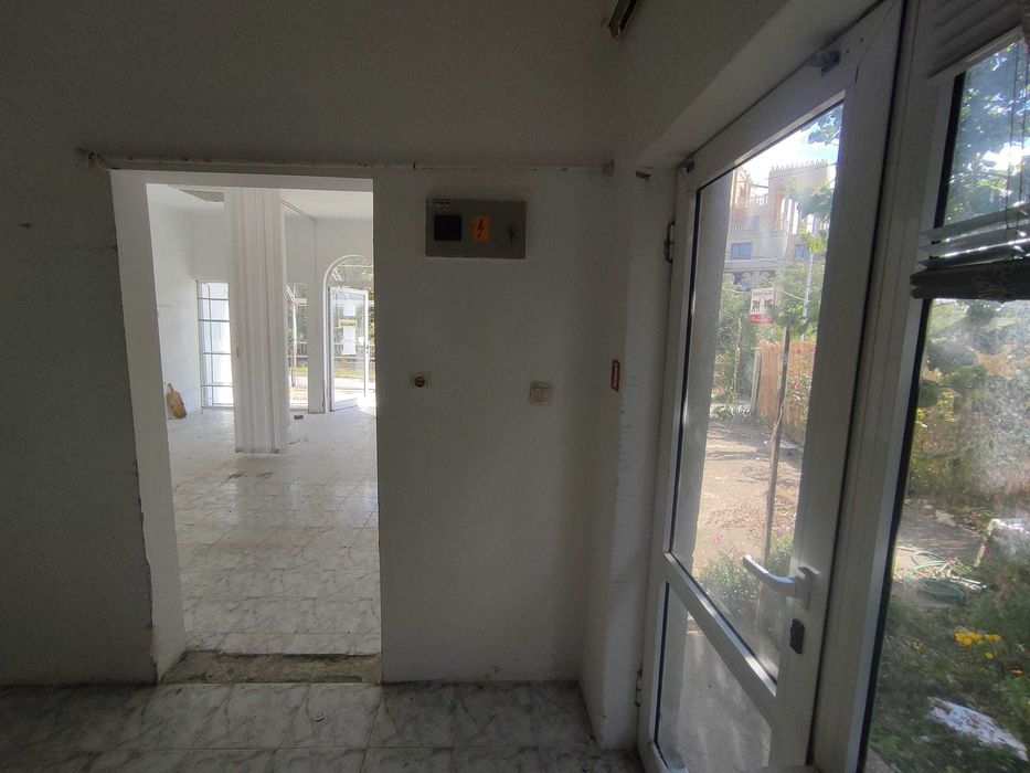 Дава се под наем Промишлена сграда в к.к. Златни пясъци - 52 кв.м за 255 € - Снимка #10