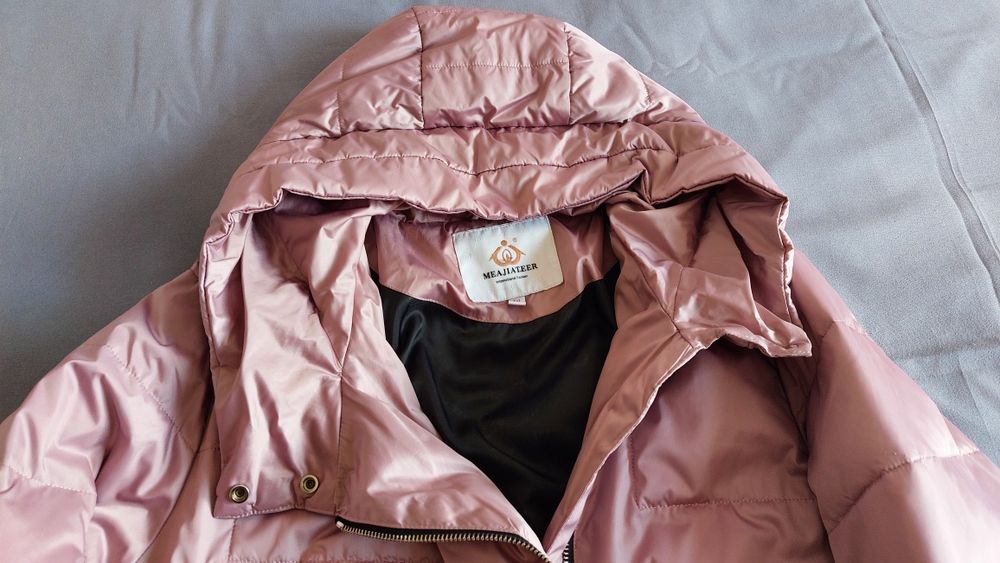 Продам женскую куртку