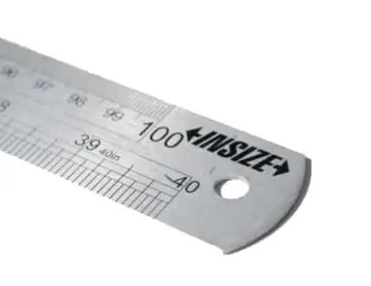 Измерительный инструмент, штангенциркуль, линейка, микрометр, индикатр