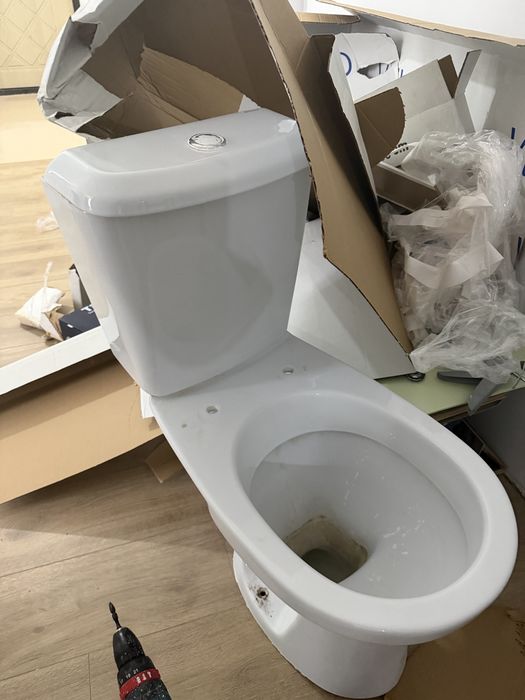 Отдам унитаз и ванную бесплатно, состояние хорошее