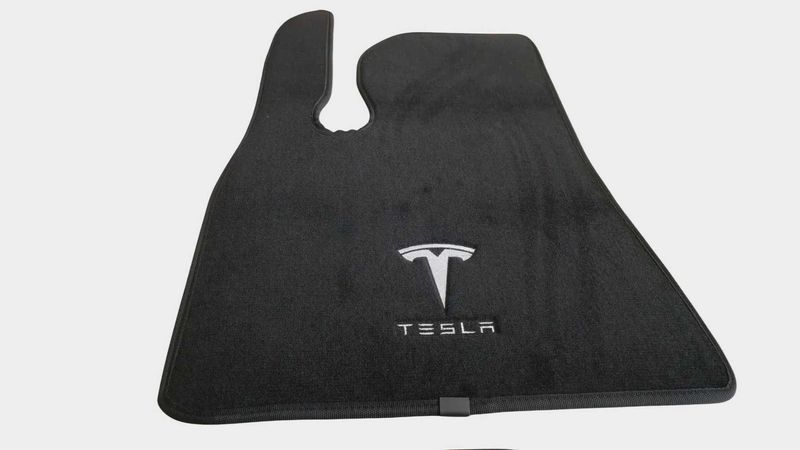 Стелки за Tesla Model 3 от 2017 до 2023 по поръчка