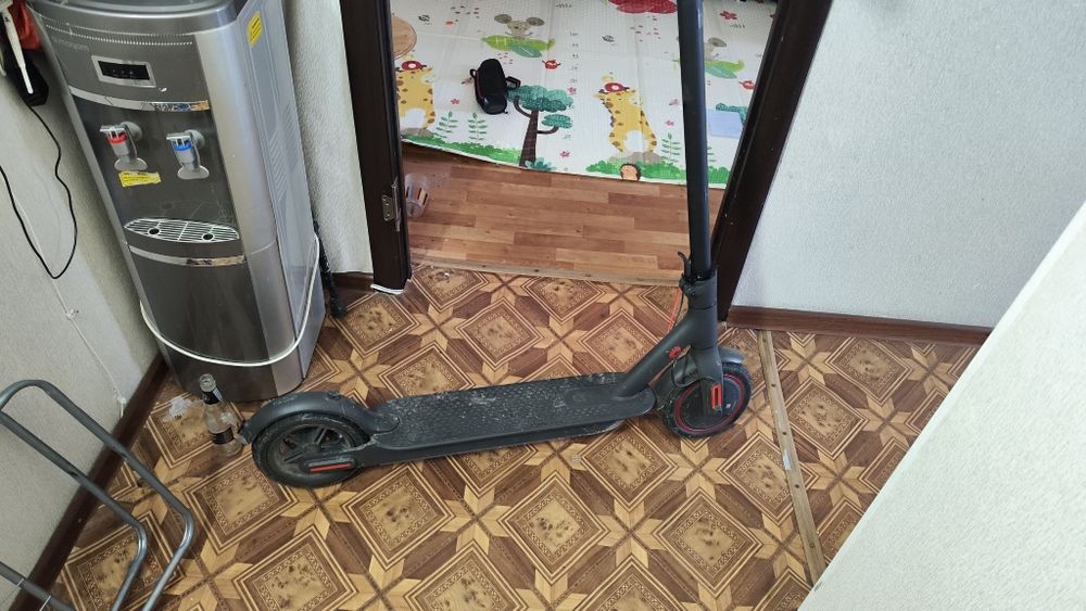 Xiaomi Mi Electric Scooter Pro (M365 Pro)