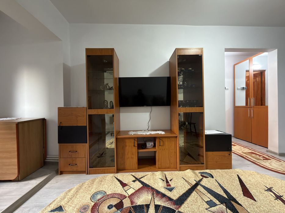 Apartament 2 camere, renovat recent, de închiriat în Micro 40