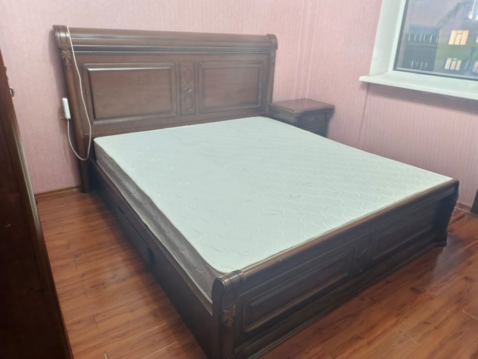 Спальный гарнитур