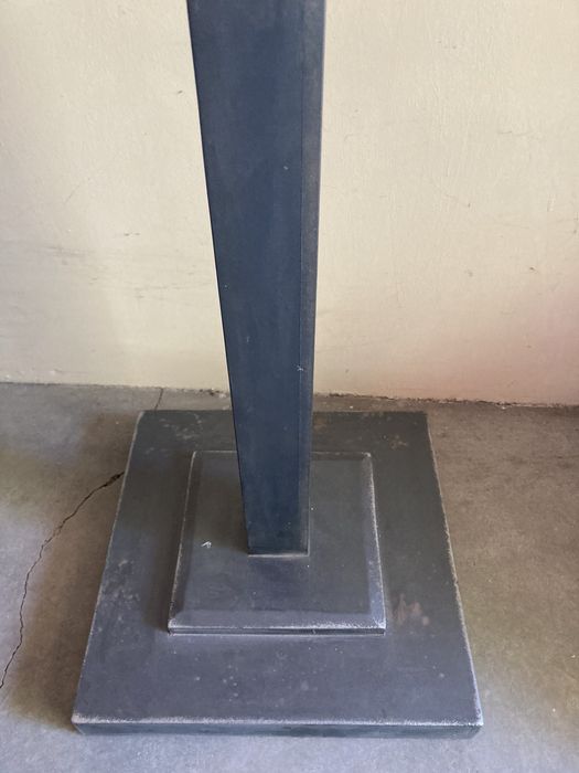 Стойка за дрехи дизайнерска!