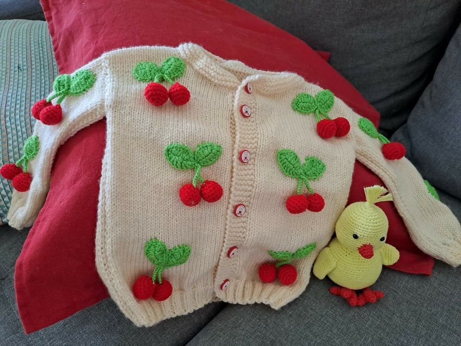 Детски плетени дрешки и играчки