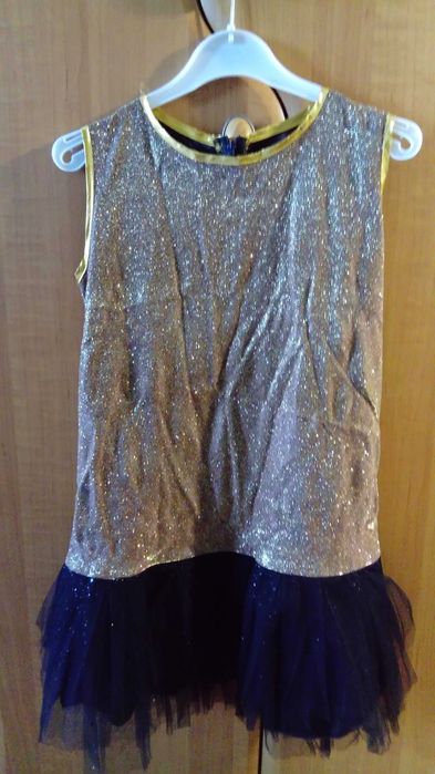 два платья нарядные для девочки