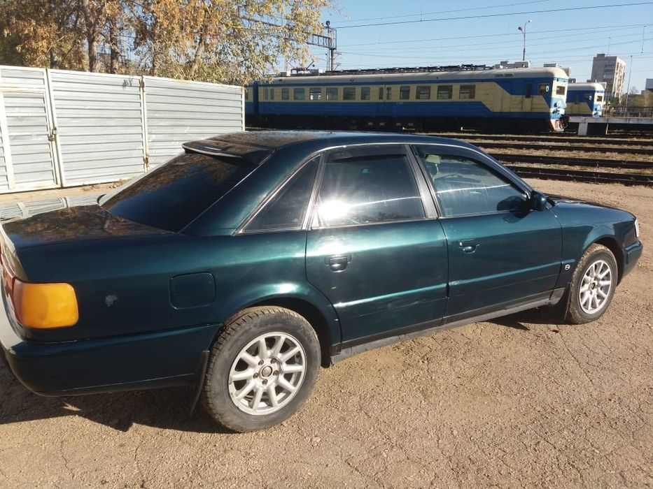 Продам машину Ауди 100