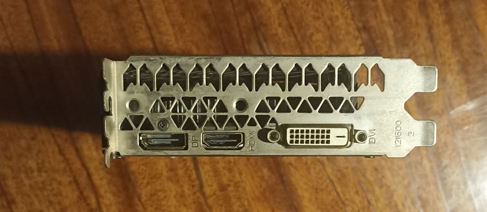 Видеокарта GTX 1660 Ti