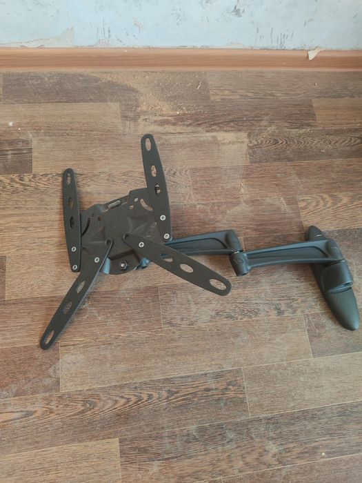 Продам кронштейн