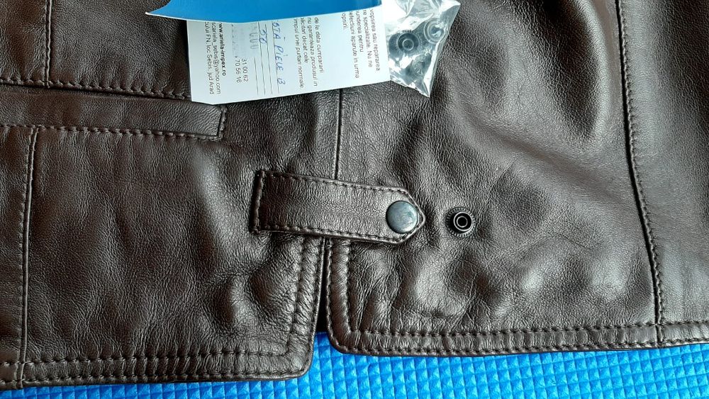 Vesta piele naturala, noua cu eticheta, maro, marime 50, barbateasca