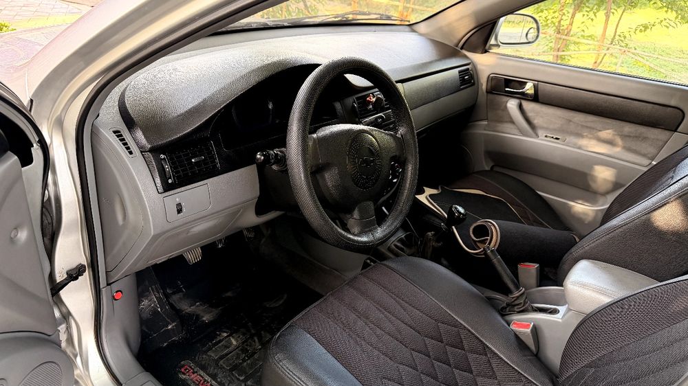 Lacetti 1,8. 2012 yil.