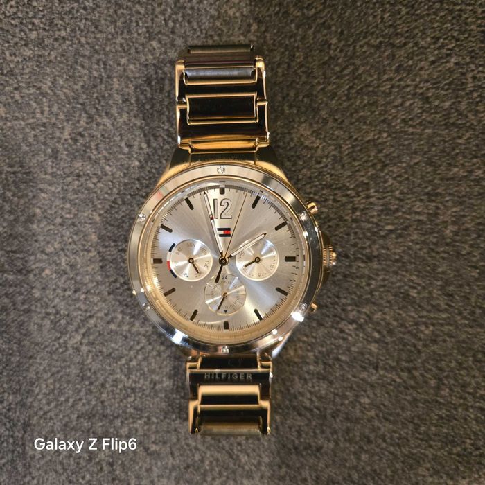 Часовник Tommy Hilfiger