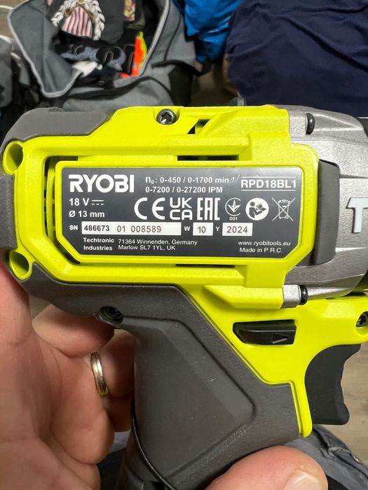 Masina de găurit si insurubat cu percutie RYOBI