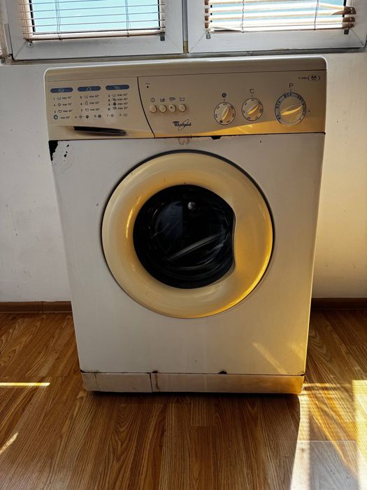 Пералня Whirlpool FL 5085 (за части или ремонт, работеща/ Стиральная машина