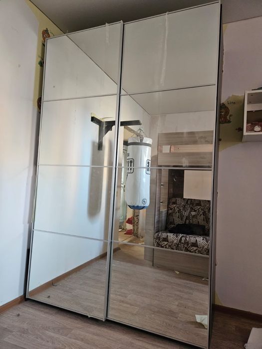 Шкаф-купе с зеркалами