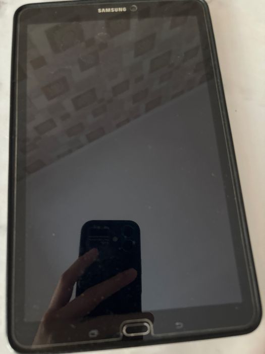 продам планшет Galaxy tab e