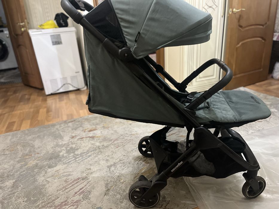 Продам прогулочную коляску easywalker Jackey