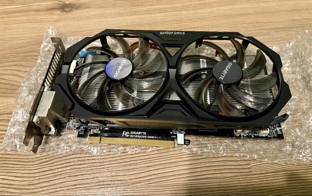 Vând Placa Video Gigabyte