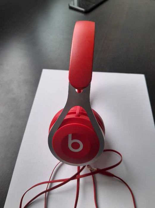 Casti Audio On Ear Beats EP by Dr. Dre cu Microfon de culoare rosie