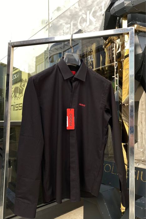 Camasa Barbati Hugo Neagra!