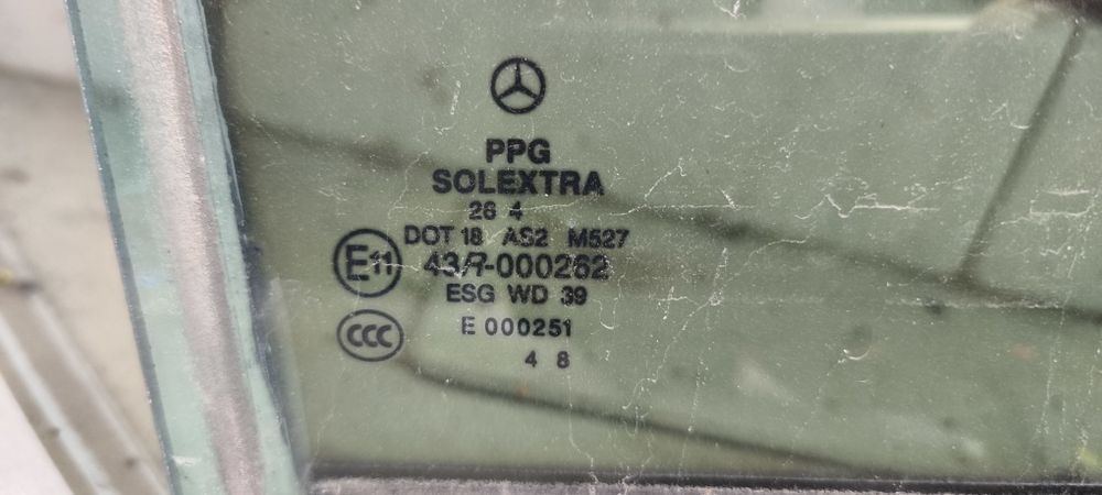 Части от десни врати R class W251