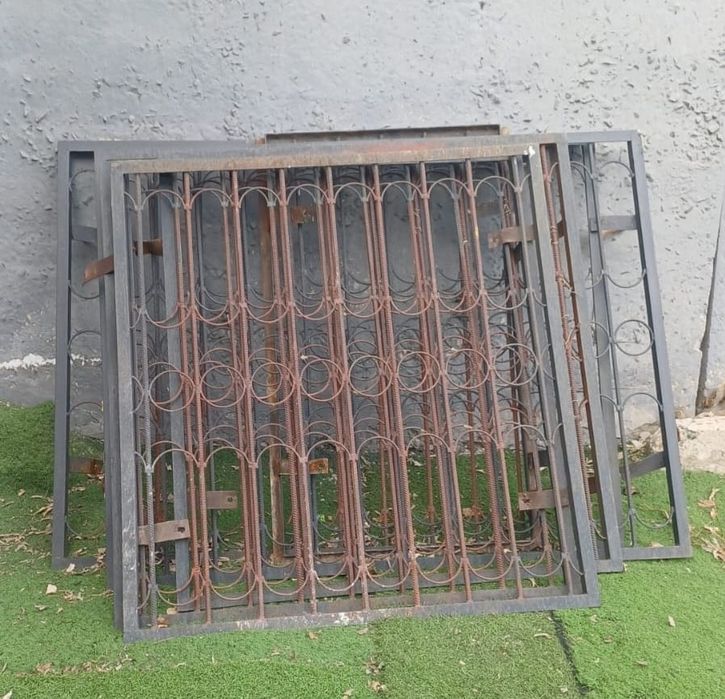 Решётки на окна разные