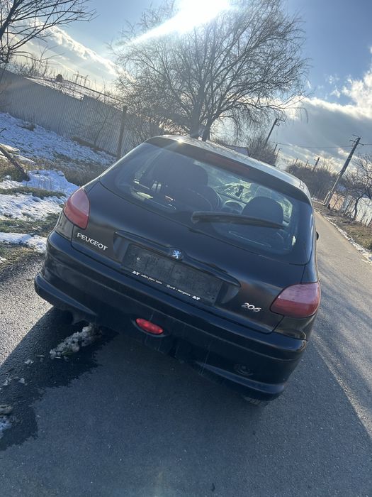 Peugeot 206.