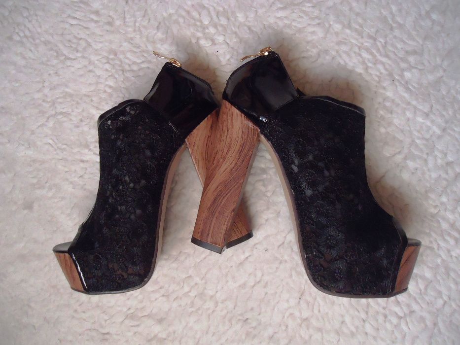 Botine dama negre dantela tocuri lemn 14 cm fermoar spate platforme