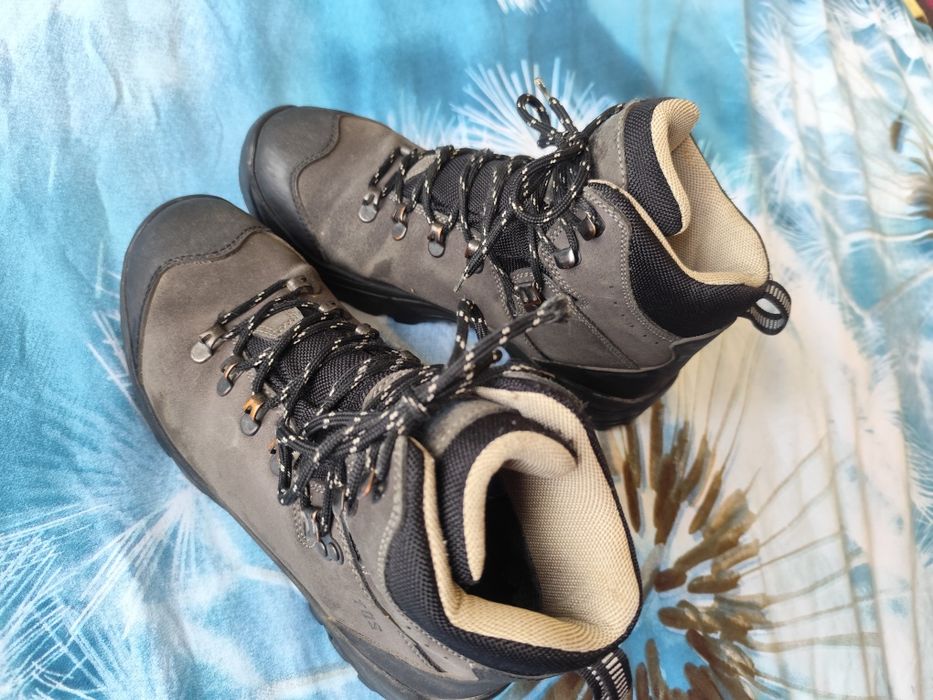 Обувки "Adidas" cloudfoam р.44,5 цена 70лв; Обувки планин., р.40лв.