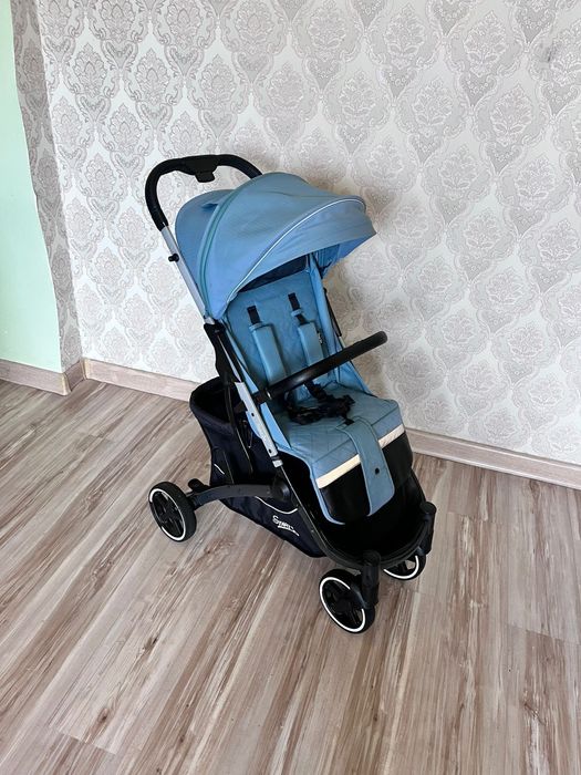 Коляска прогулочная