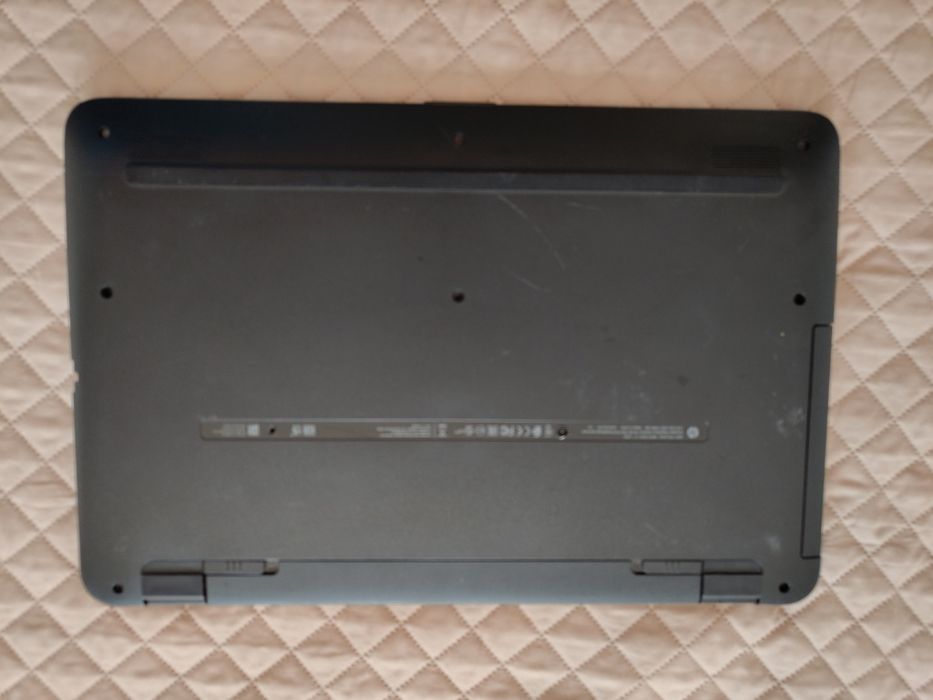 Laptop HP 17,3 inch/ AMD A6-7310 / 4 GB RAM / ssd 128 GB /