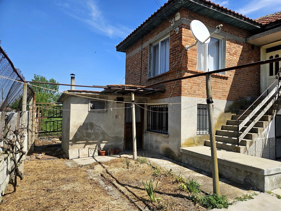 Продава се Къща в с. Крумово, Област Ямбол - 80 кв.м за 332 €/кв.м - Снимка #2