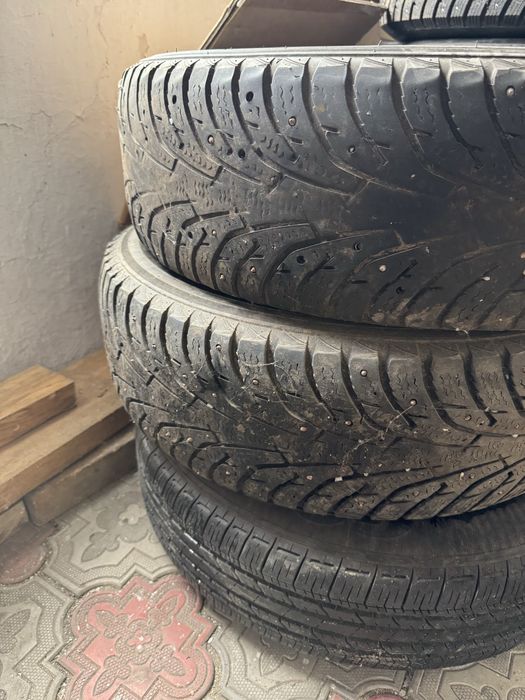 Продам шины шипованные